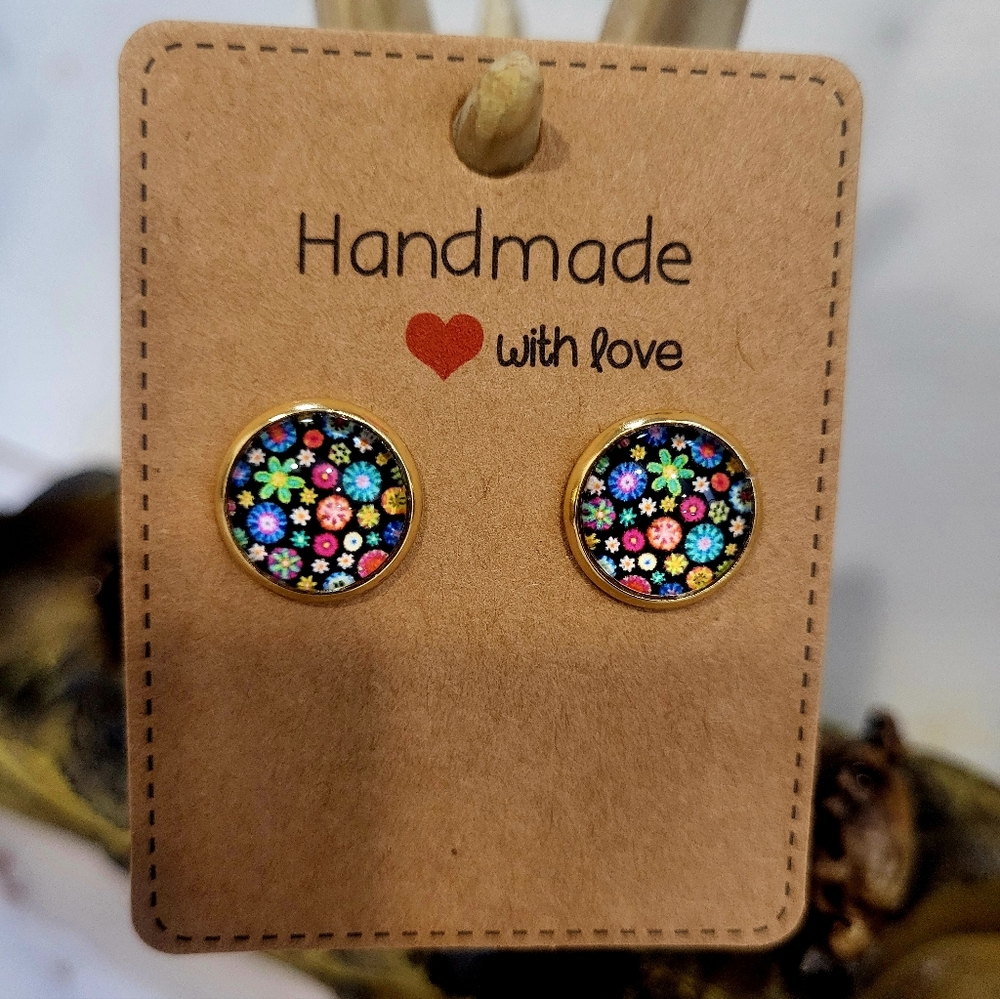 ⚠️ Sold⚠️ Handmade Folk Art Floral Style Earrings